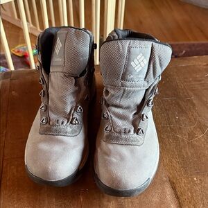 Columbia Mens Taupe Boots